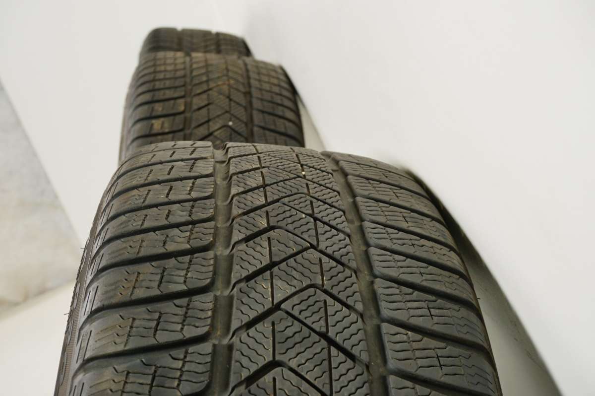 Audi RSQ3 83A F3 Winterreifen Winterräder 255 40 20 Zoll 83A601025S