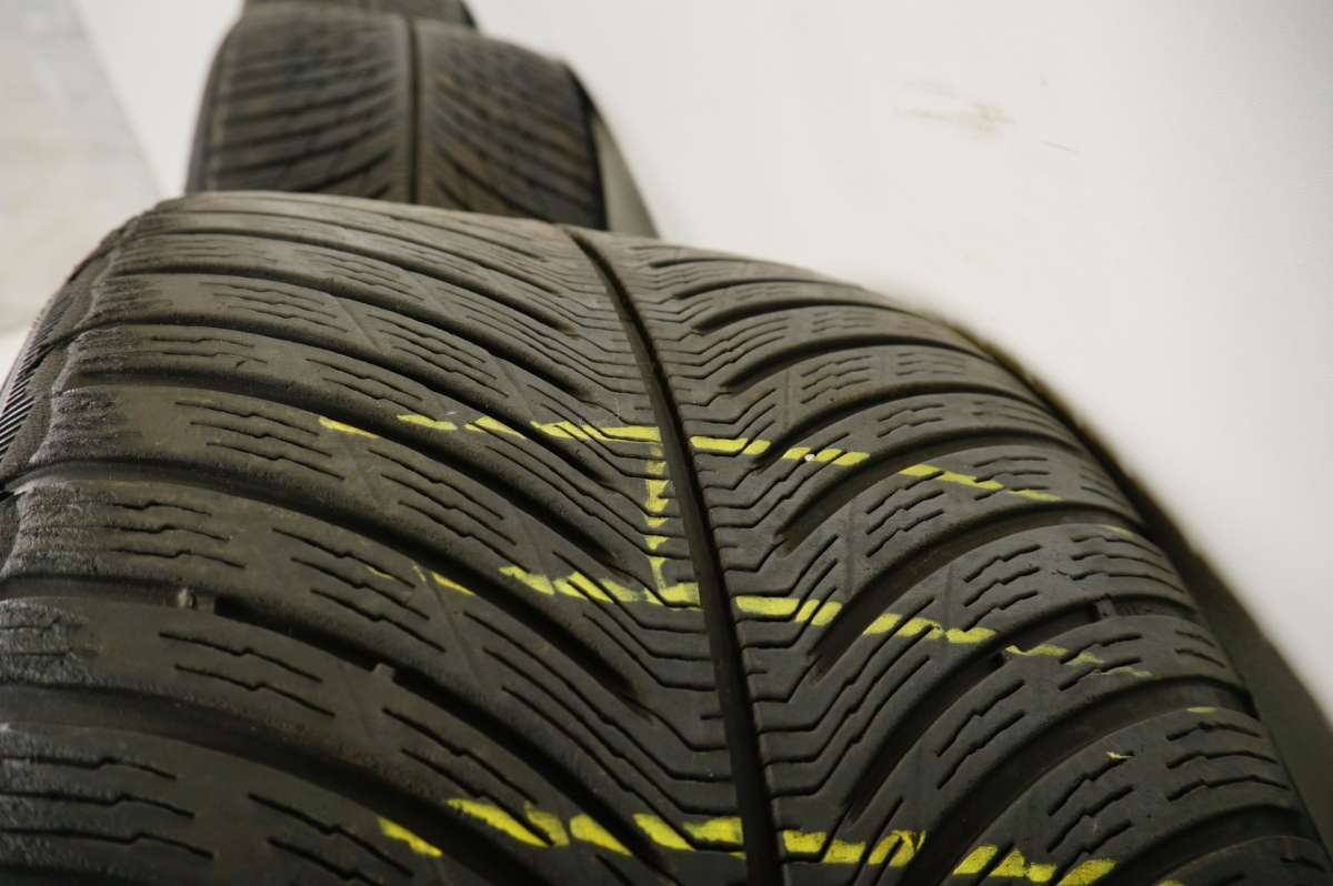 BMW M5 F90 Winterreifen Winterräder 265 40 19 Zoll 705M